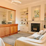 Lisbon River Vista - 2 Bedroom Terrace Retreat