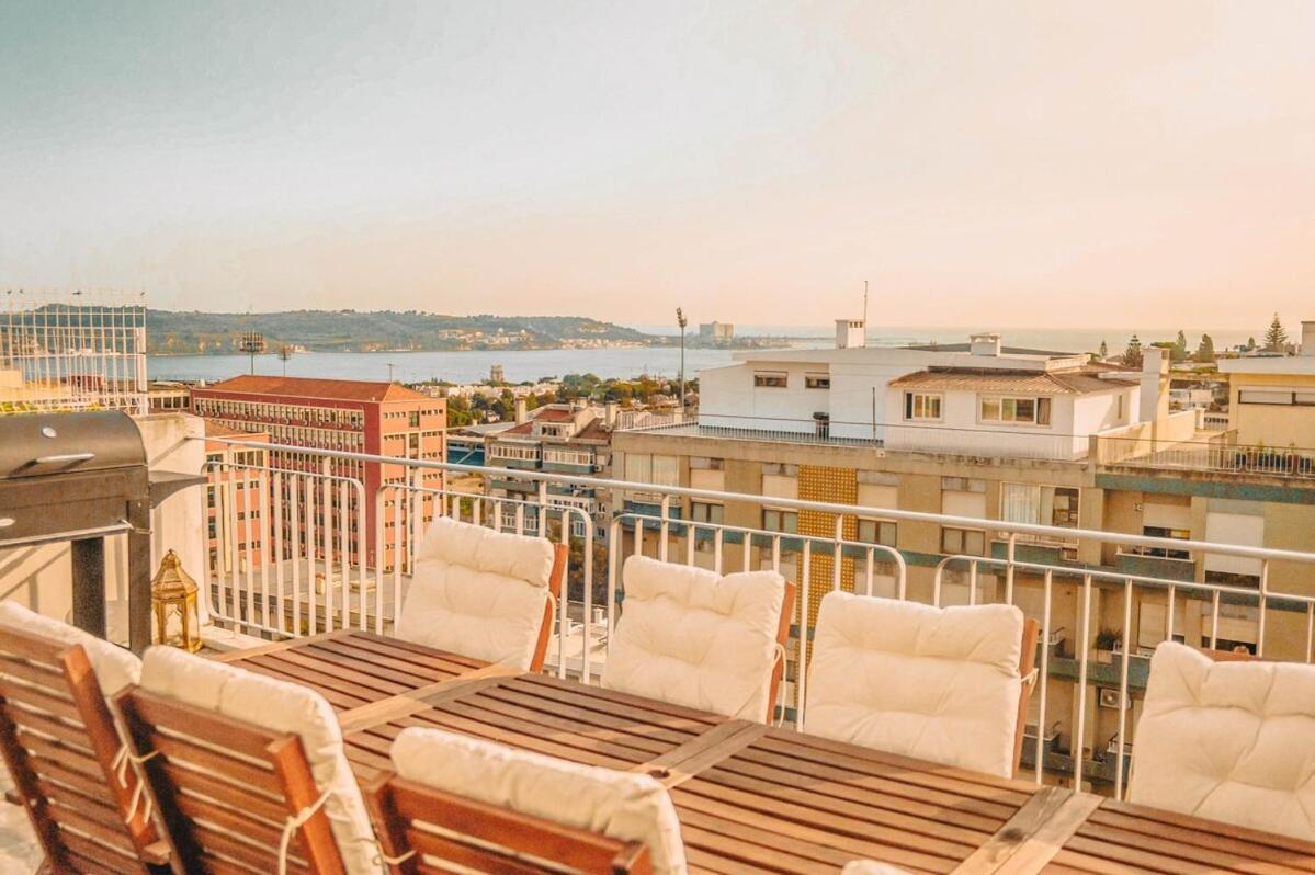 River Vista - 2 Bedroom Terrace Retreat *
