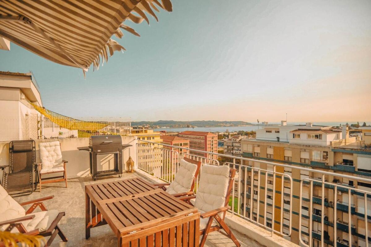 River Vista - 2 Bedroom Terrace Retreat Apartment